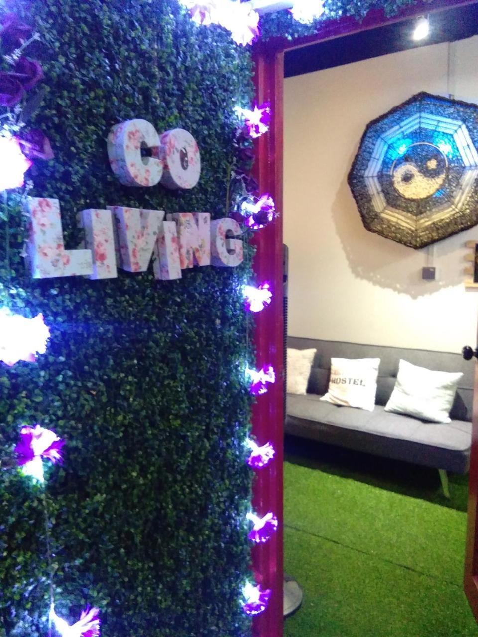 Co.Living Hostel バンダル スリ ブガワン エクステリア 写真