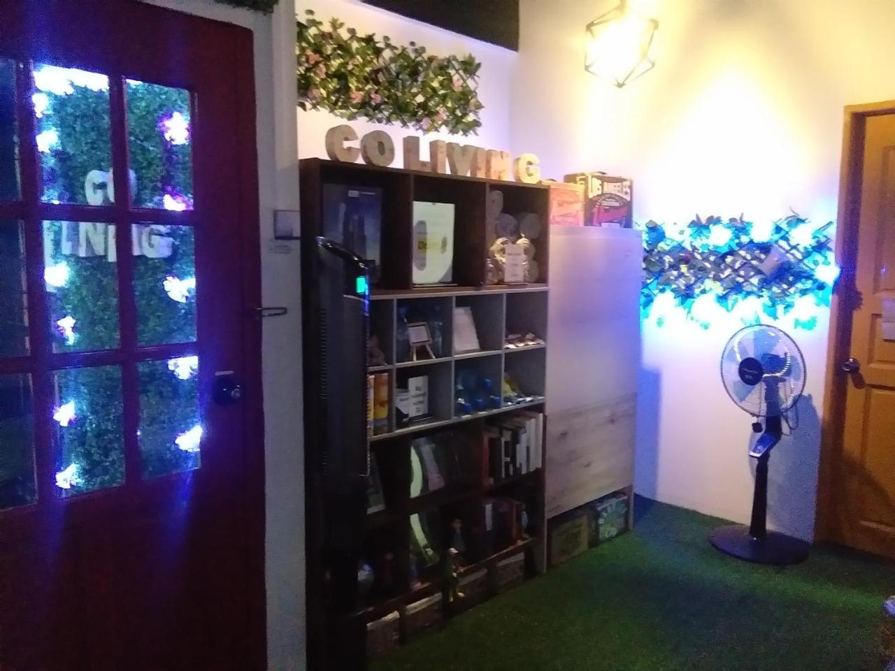 Co.Living Hostel バンダル スリ ブガワン エクステリア 写真