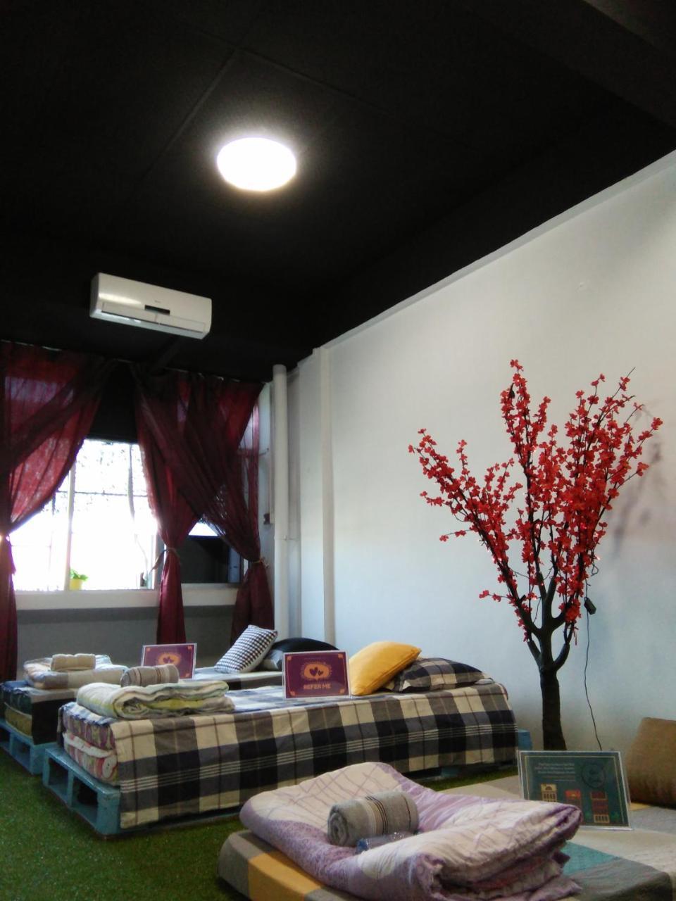 Co.Living Hostel バンダル スリ ブガワン エクステリア 写真