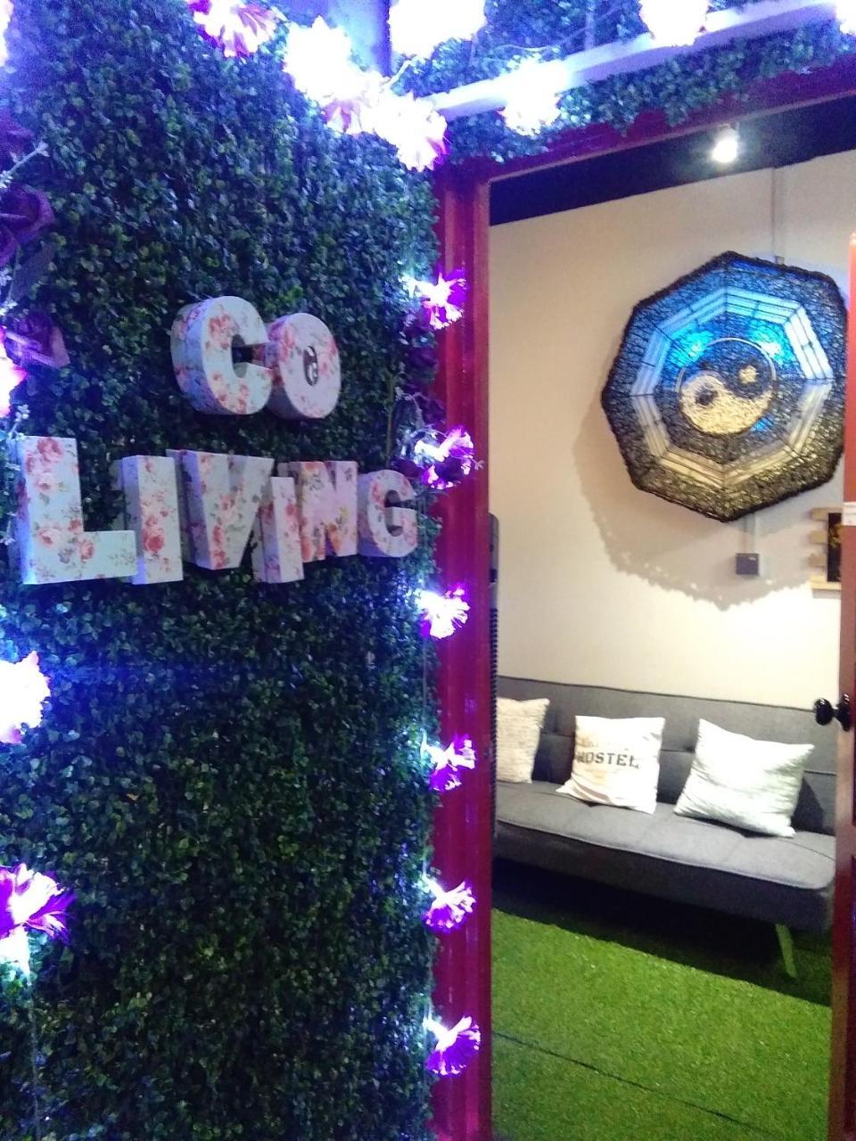 Co.Living Hostel バンダル スリ ブガワン エクステリア 写真